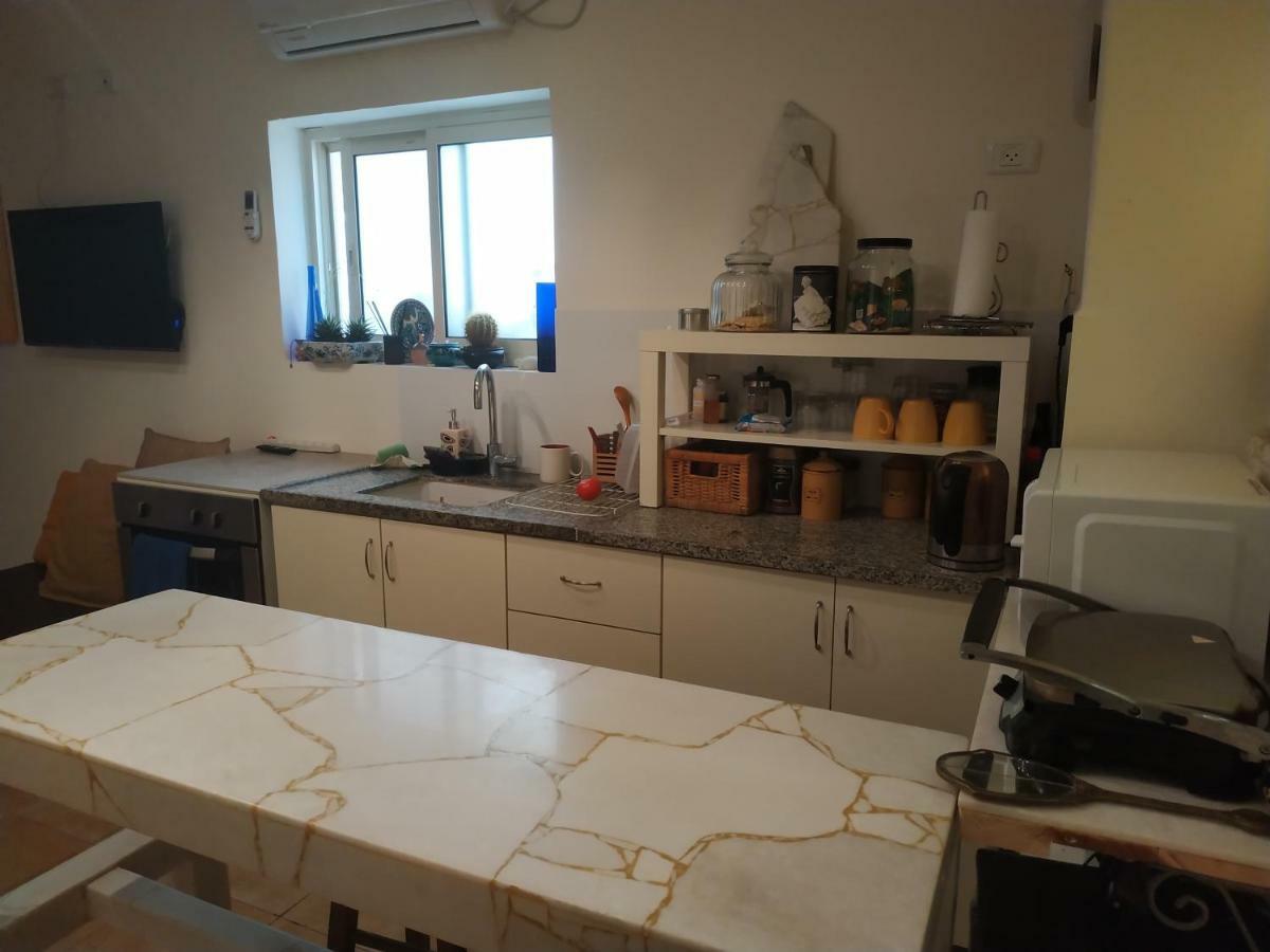 하이파 Studio Apt Great Location Heart Of Downtown District 아파트 외부 사진