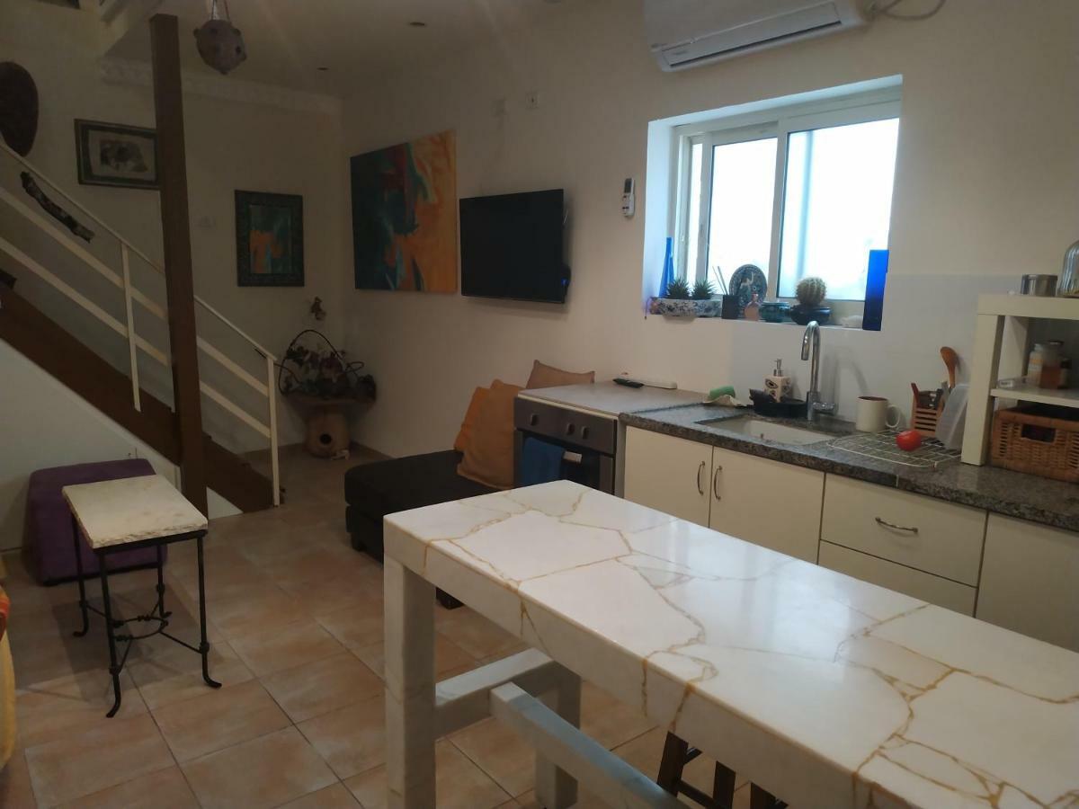 하이파 Studio Apt Great Location Heart Of Downtown District 아파트 외부 사진